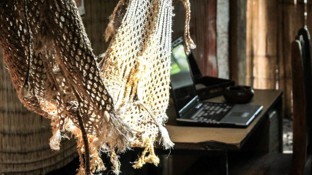 ハンモックをベッド代わりにしたら"意外と快適"な理由【冬対策あり】