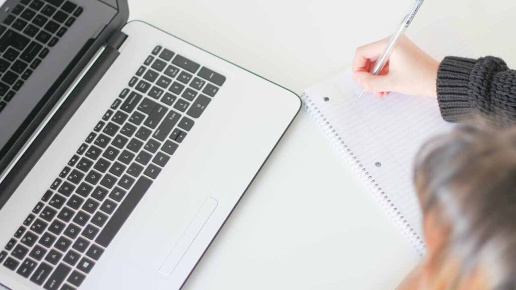 VBAコードを「見やすくきれいに」書くためのコツ【5つ紹介】