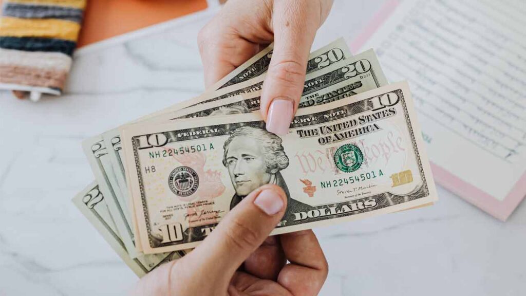 【マジで稼ぎたいなら】人生を変えた...お金の本質を勉強できる厳選3冊