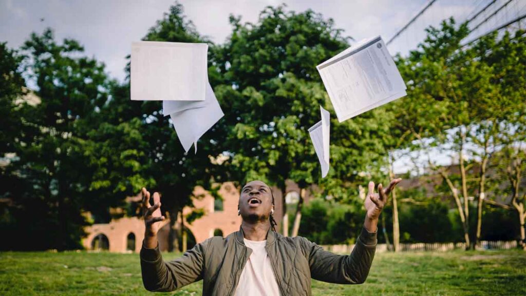 【初心者向け】リゾートバイトに"住民票の変更"が必要ない理由