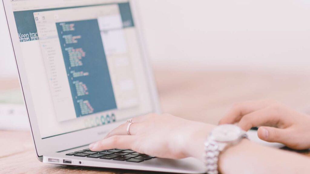 プログラミングにブラインドタッチがいらない絶対的な理由